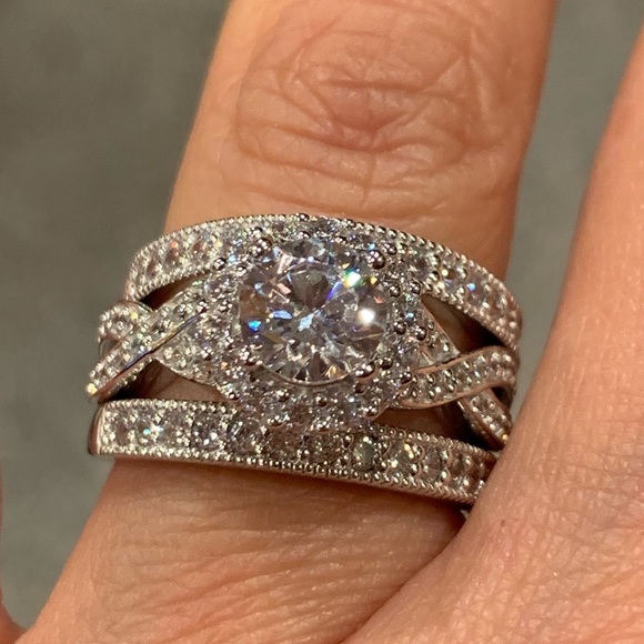 3pc Engagement Ring with 2 wedding bands  size 7 - Picture 3 of 8